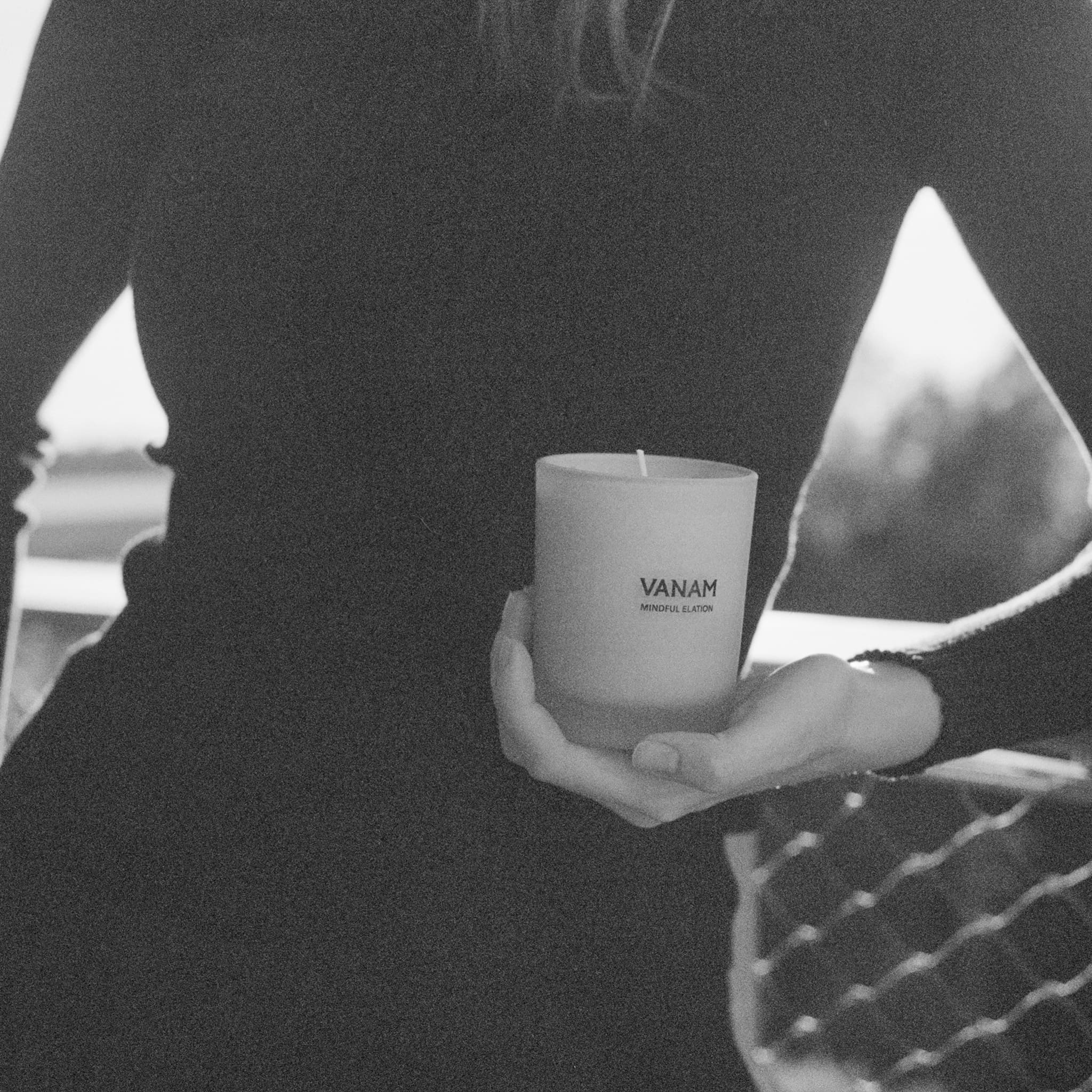 Why Beeswax Is the Cleanest Candle Wax: The Science Behind a Better Burn